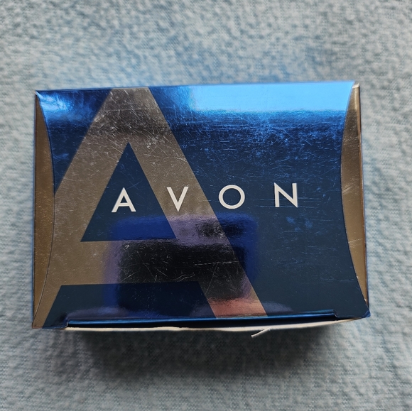 Avon Filigree Chandelier Pierced Earrings, Silvertone, NIB - Picture 8 of 11